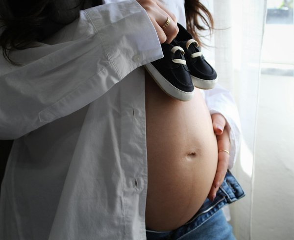 How can UK residents find community support for weight loss?